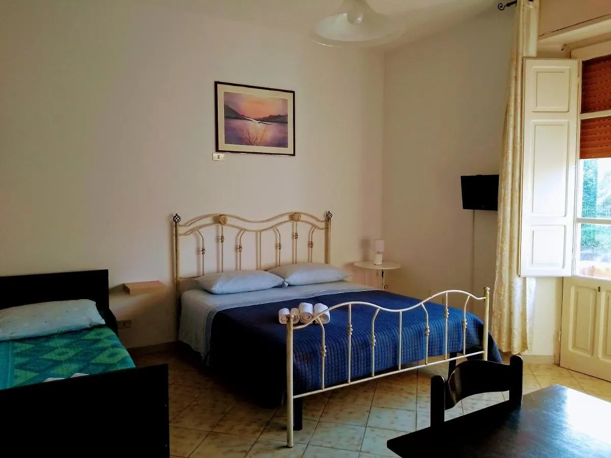 Affittacamere Hotel Casa Lumaki Aeroporto di Catania Fontana Rossa